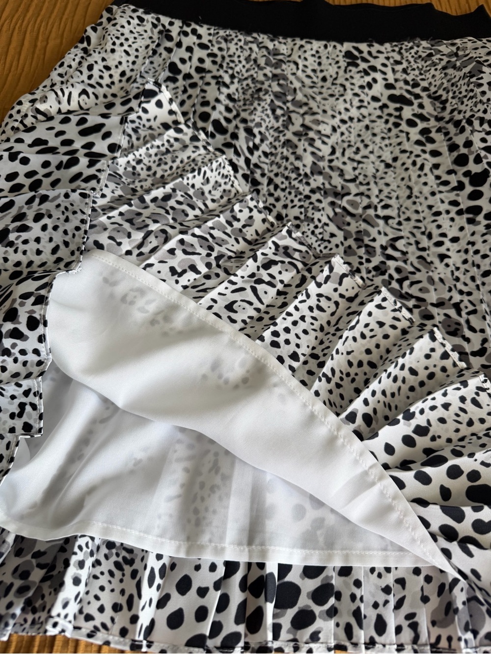 White House Black Market Black & White Pleated Skater Skirt - Picture 2 of 3